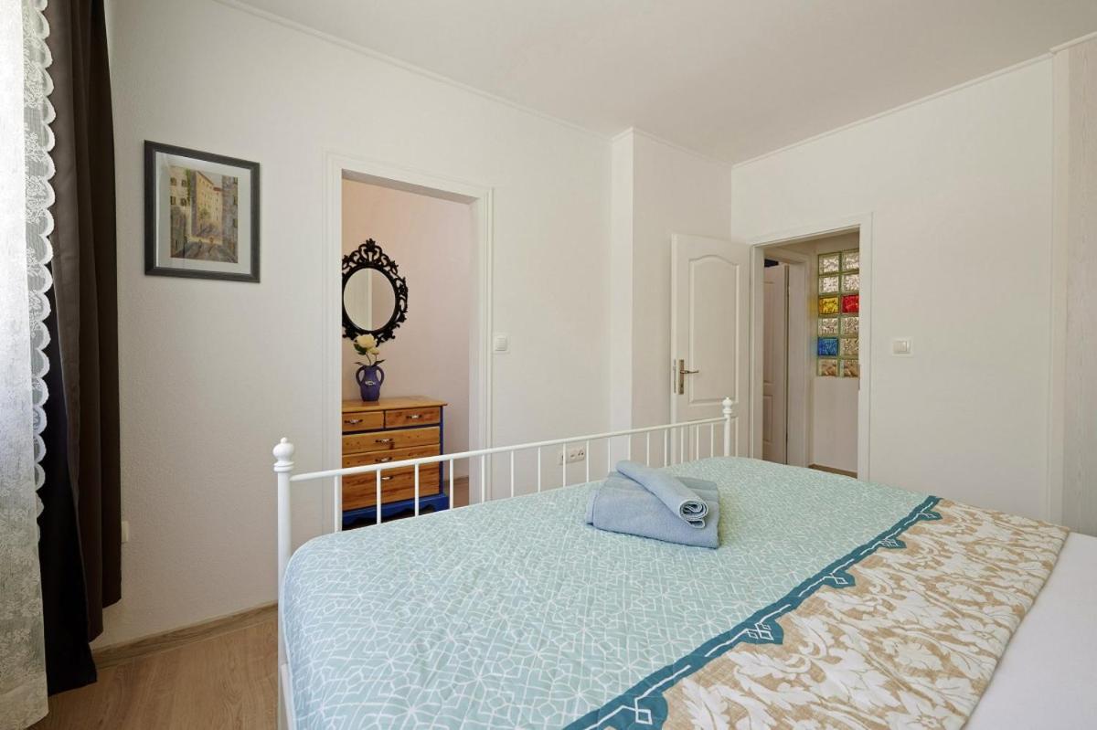 Вилла Smuketa In Trogir Haus Fuer 4 Personen Экстерьер фото